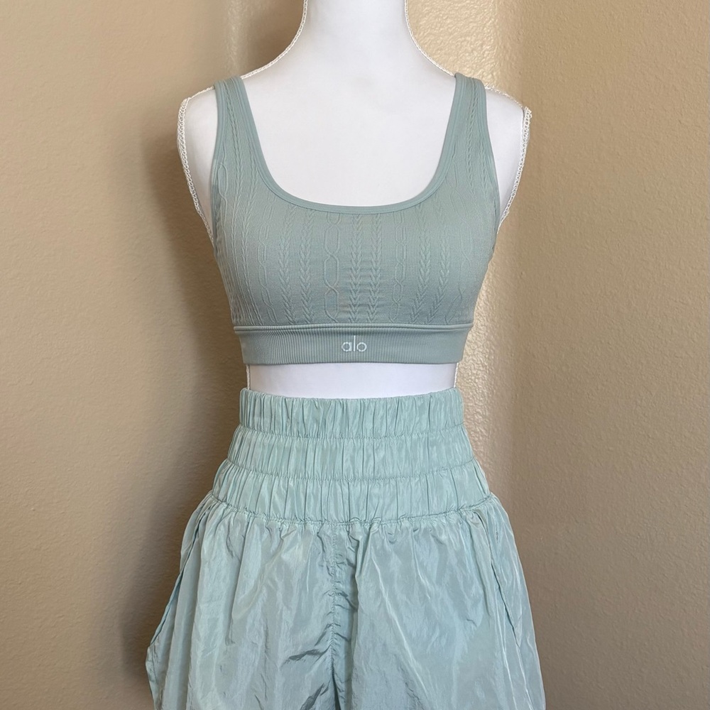 Alo Yoga Seamless Cable Knit Bra – Size S/M Chalk Blue - Picture 8 of 8